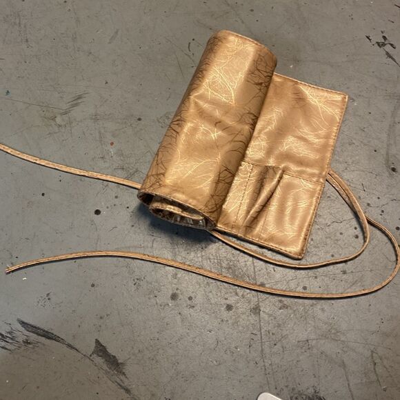 Gold Makeup Brush Organizer - Picture 2 of 3